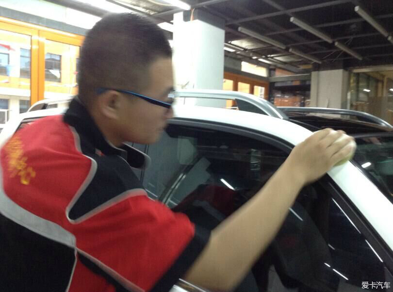 東營美佳汽車服務中心 專業漆面護理，煥新奔馳GLK300的奪目光彩